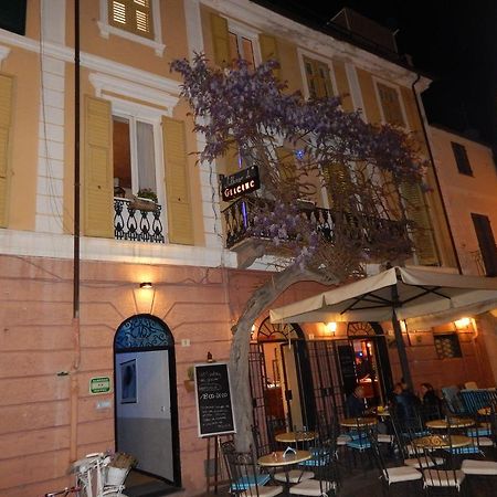 Hotel Glicine Ноли Екстериор снимка