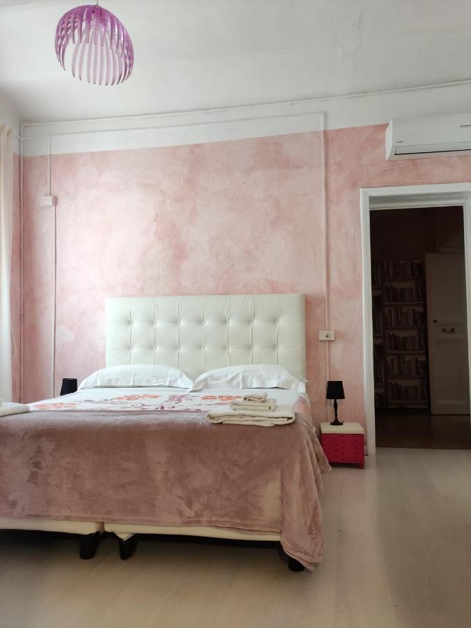 Hotel Glicine Ноли Екстериор снимка