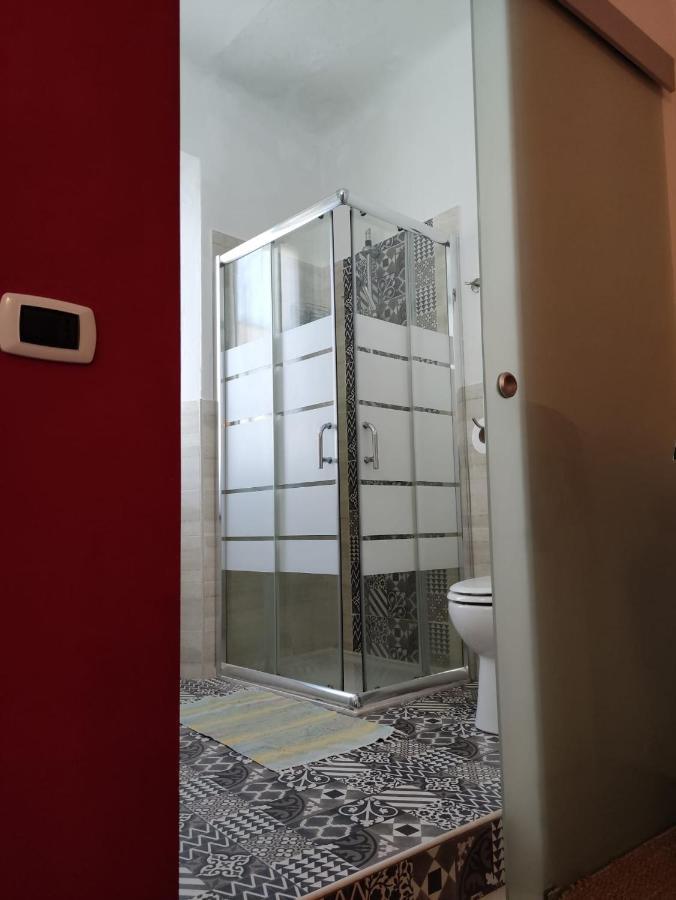 Hotel Glicine Ноли Екстериор снимка