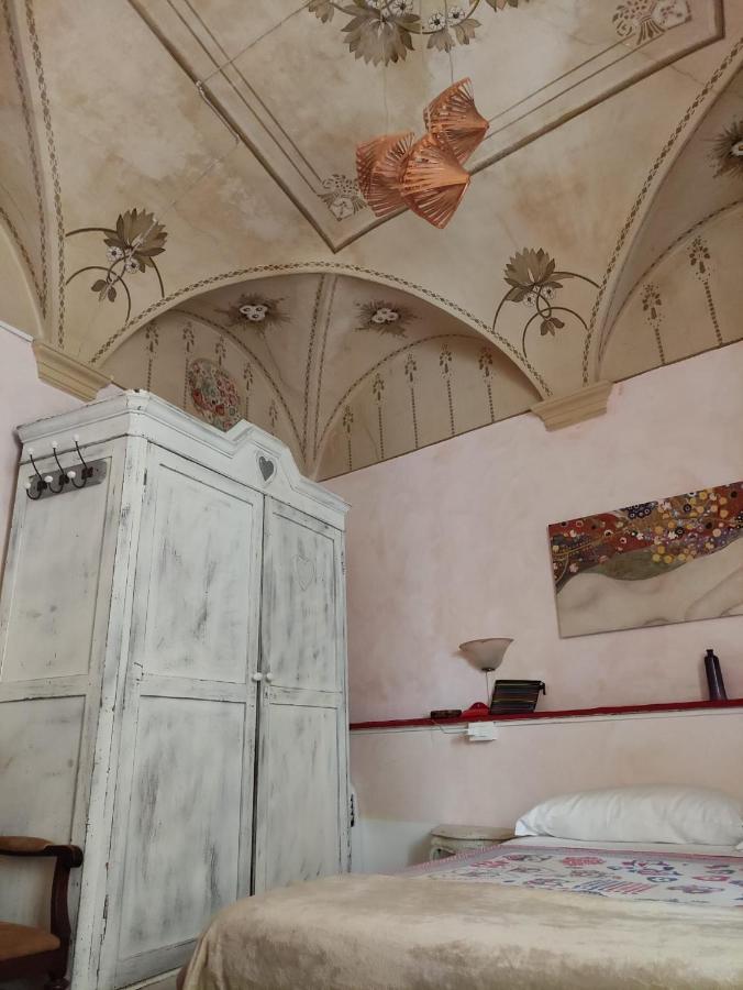 Hotel Glicine Ноли Екстериор снимка