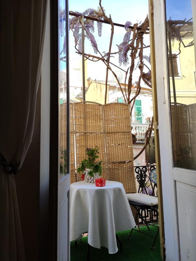 Hotel Glicine Ноли Екстериор снимка