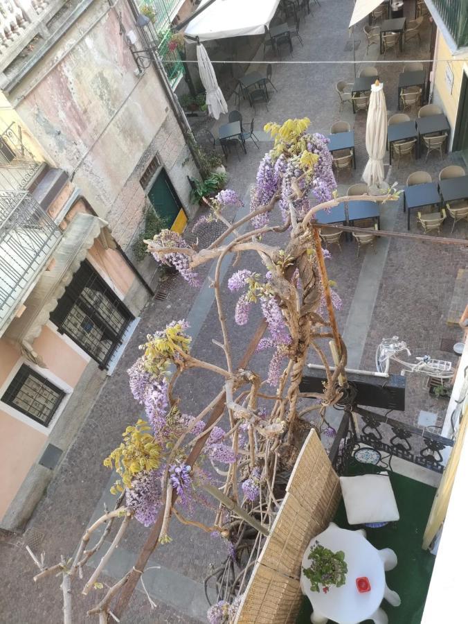 Hotel Glicine Ноли Екстериор снимка