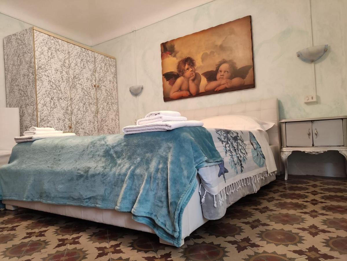 Hotel Glicine Ноли Екстериор снимка