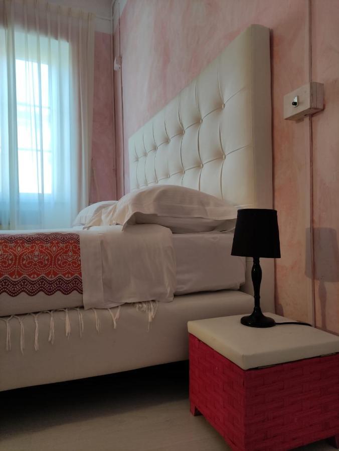 Hotel Glicine Ноли Екстериор снимка