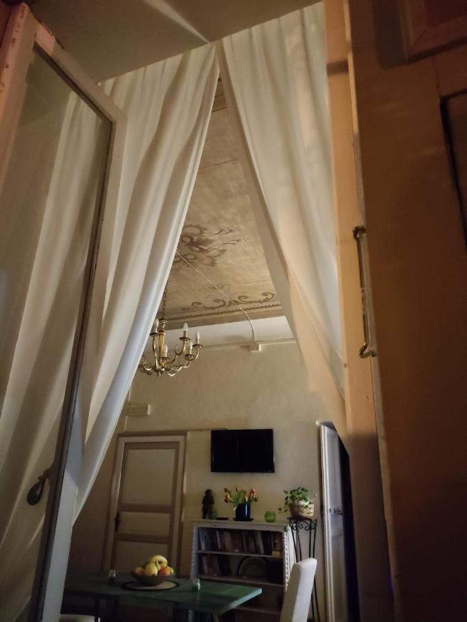 Hotel Glicine Ноли Екстериор снимка