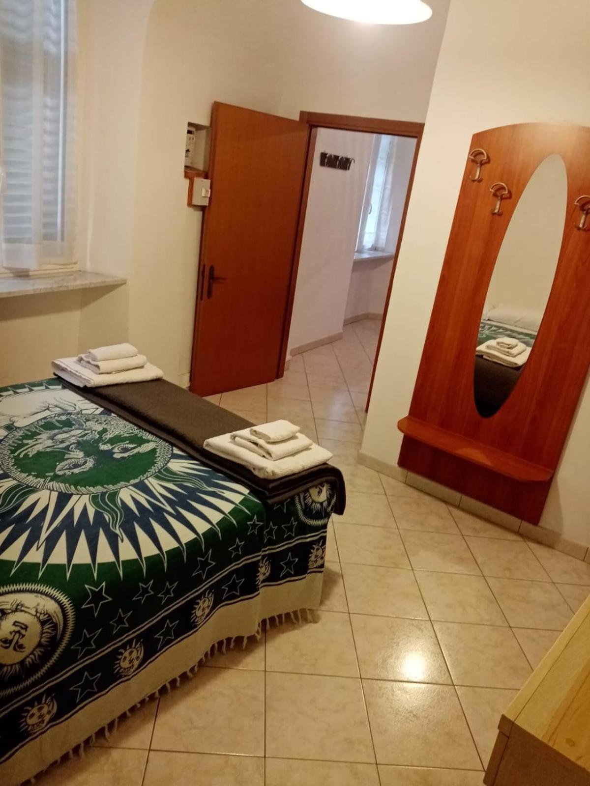 Hotel Glicine Ноли Екстериор снимка