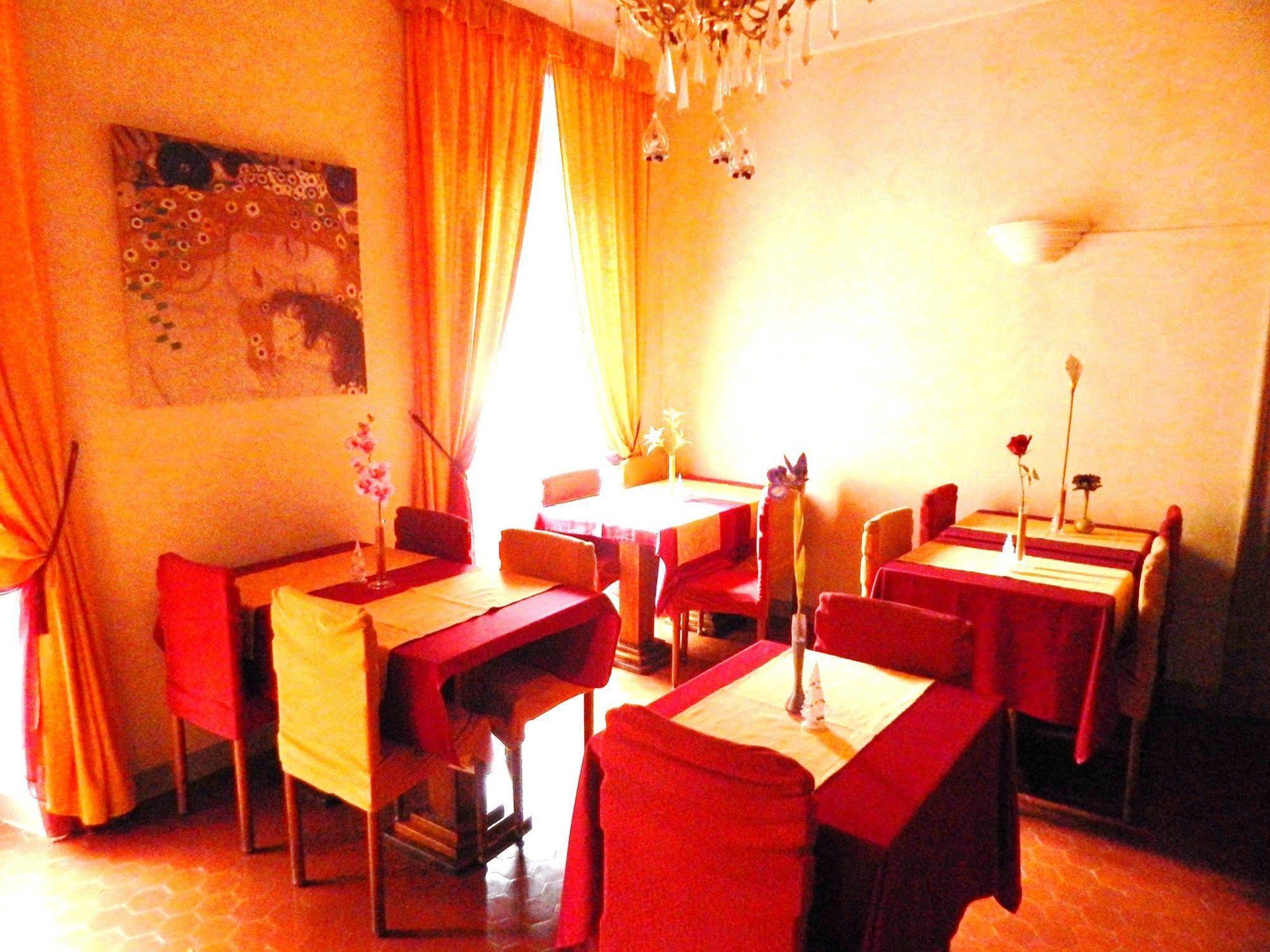 Hotel Glicine Ноли Екстериор снимка