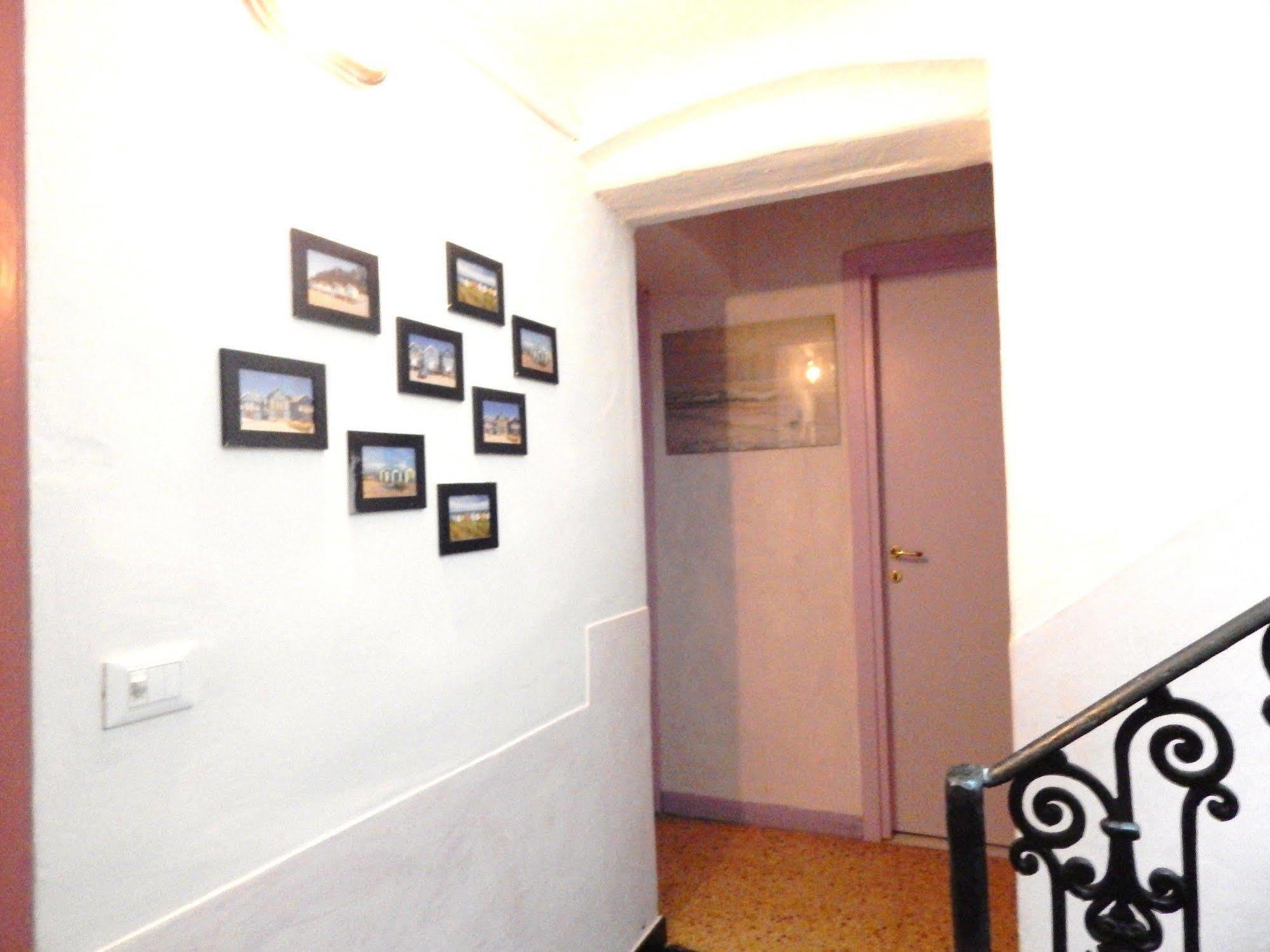 Hotel Glicine Ноли Екстериор снимка